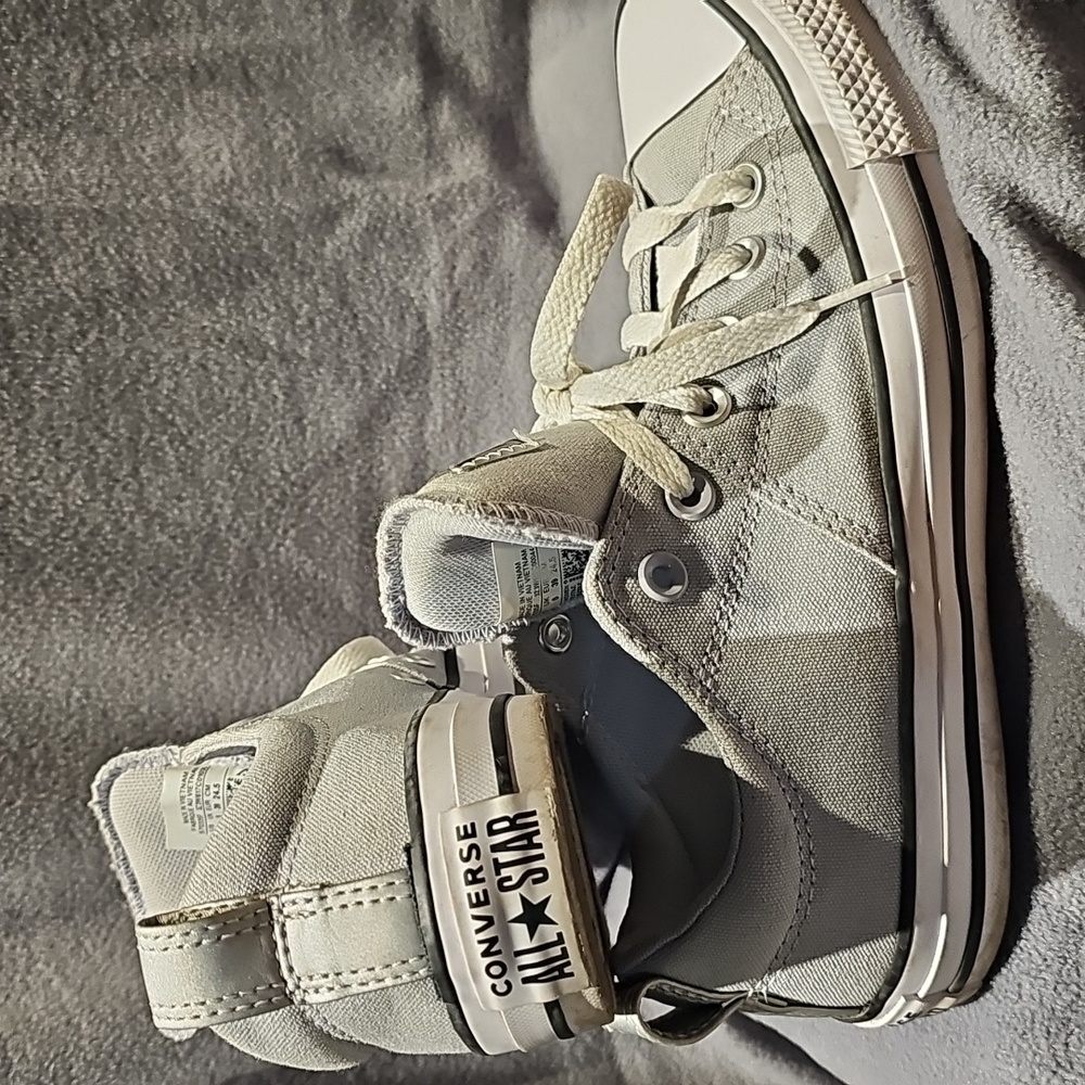 Converse light gray sneakers  size 8 - Picture 3 of 8